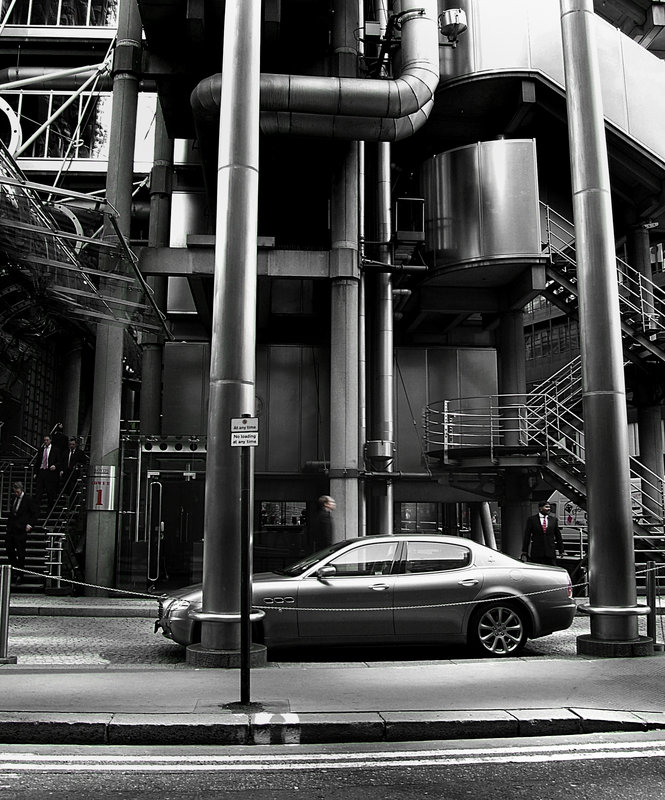 Grey outside Lloyds