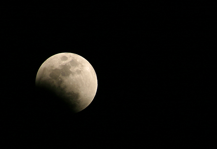 Feb 20 Eclipse begins