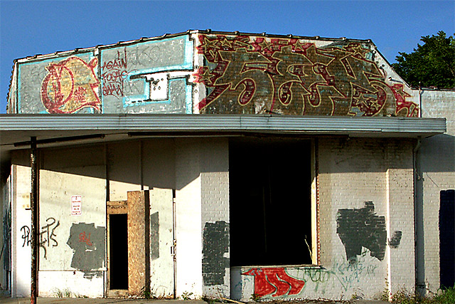 abandoned2(0349)_4x6_w_xs.jpg