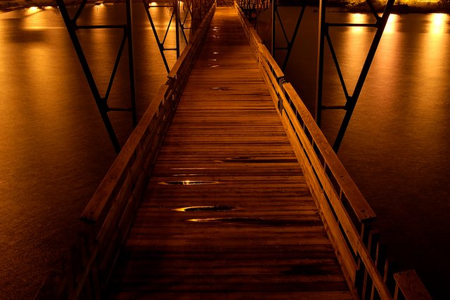 Long Walk; Short Pier (III)