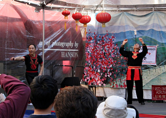 chinese acrobats