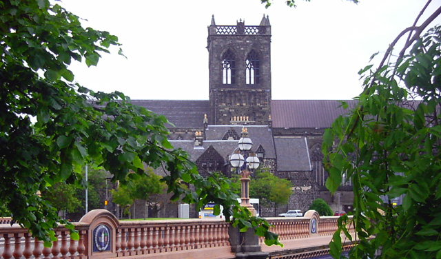 Paisley Abbey.jpg