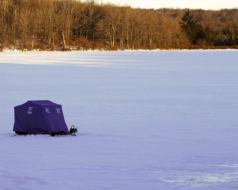 Ice fishing Solitude