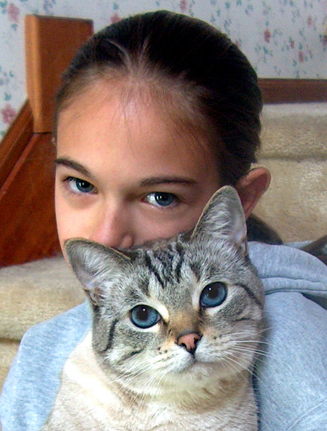 blue_eyes1_small.jpg