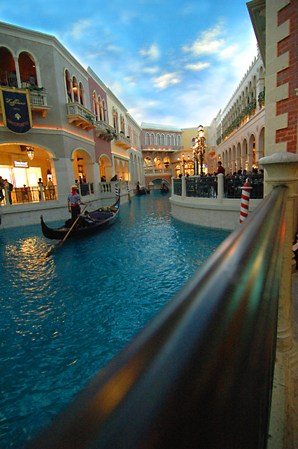 vegas3.jpg