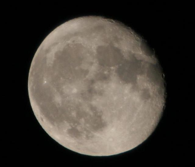 moon.jpg