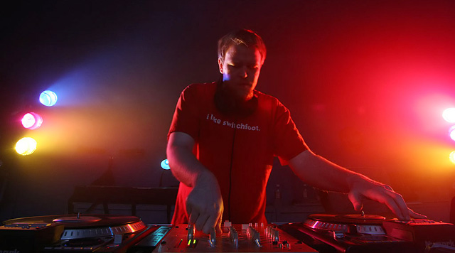 DJ_1.jpg