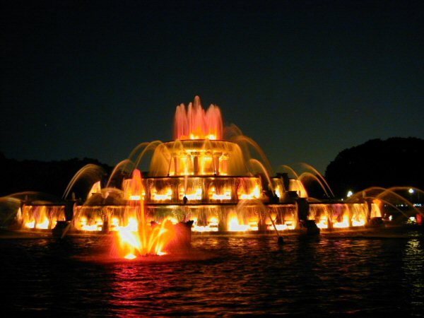 Buckingham Fountain At Night