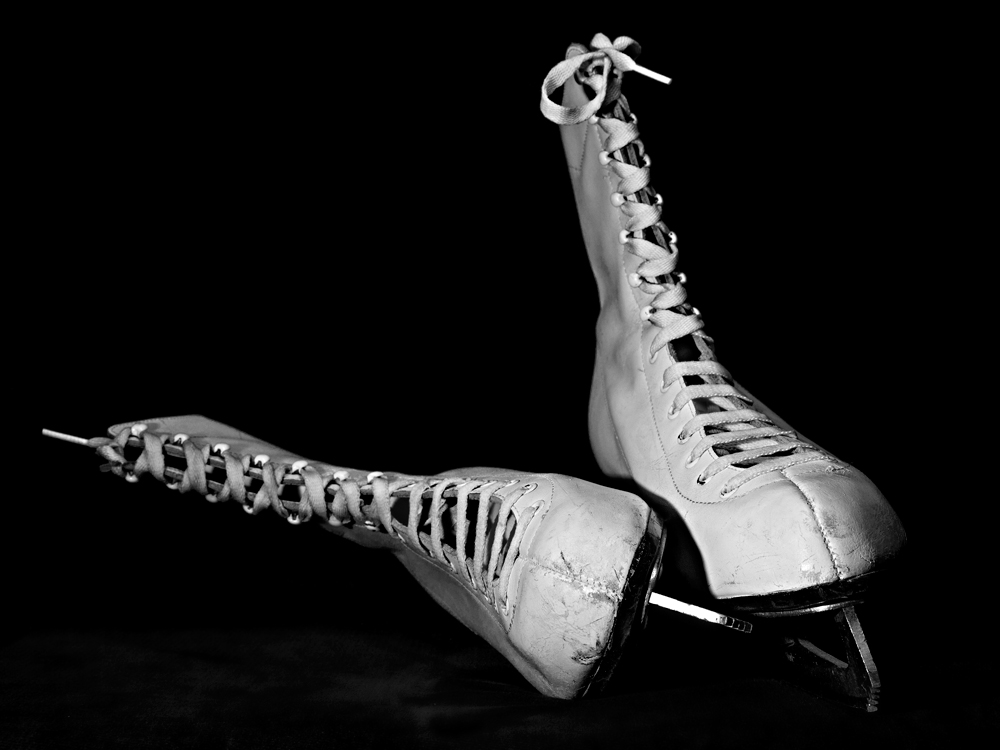 DSC_6008_Mom-s_Old_Skates_hard_shadow