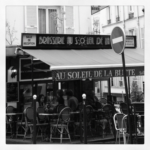 Au Soleil De La Butte