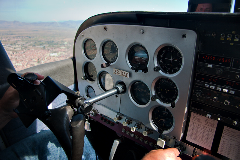 2,500ft