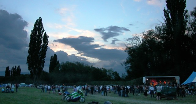 Setting sun at the rally.