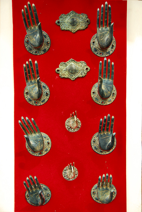 Hands