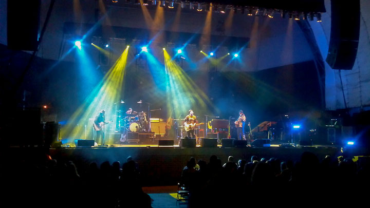 droid-121028-concert-small