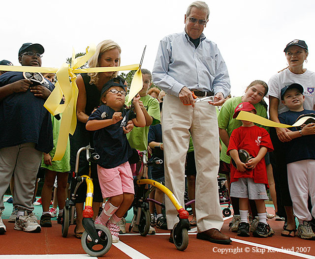 071006-Miracle-League-Field-Dedication-0017-72dpi.jpg