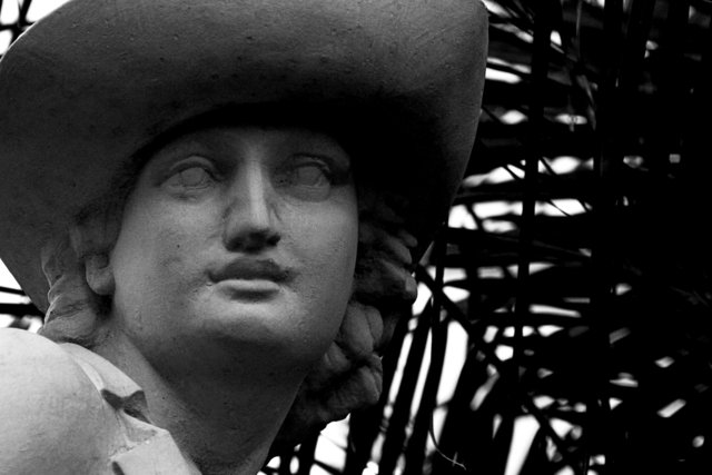 Statue