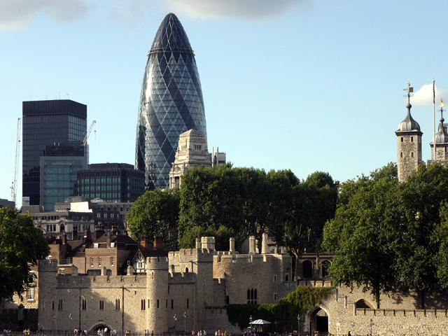 Swiss Re (AKA "the gerkin"), on St Mary Ax