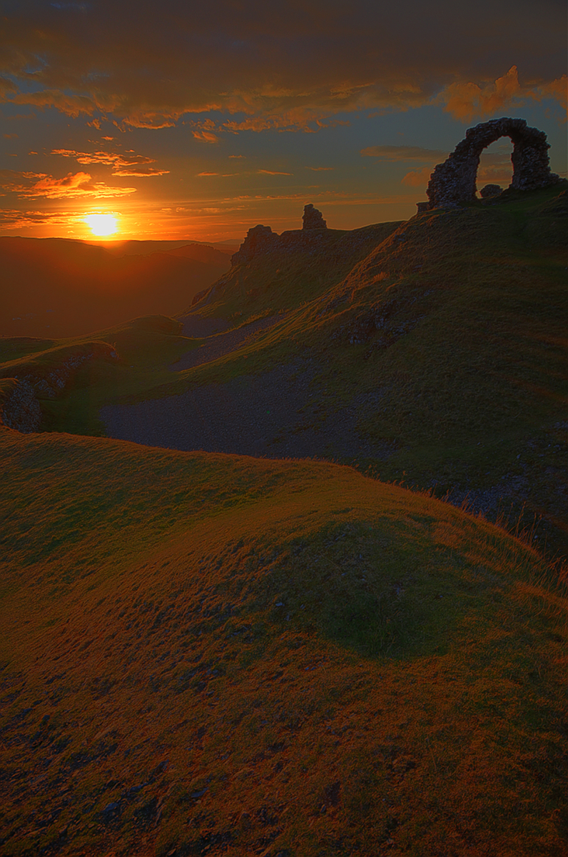 castell dinas bran wales hdr 8479-81 ashikhmin 1 1200