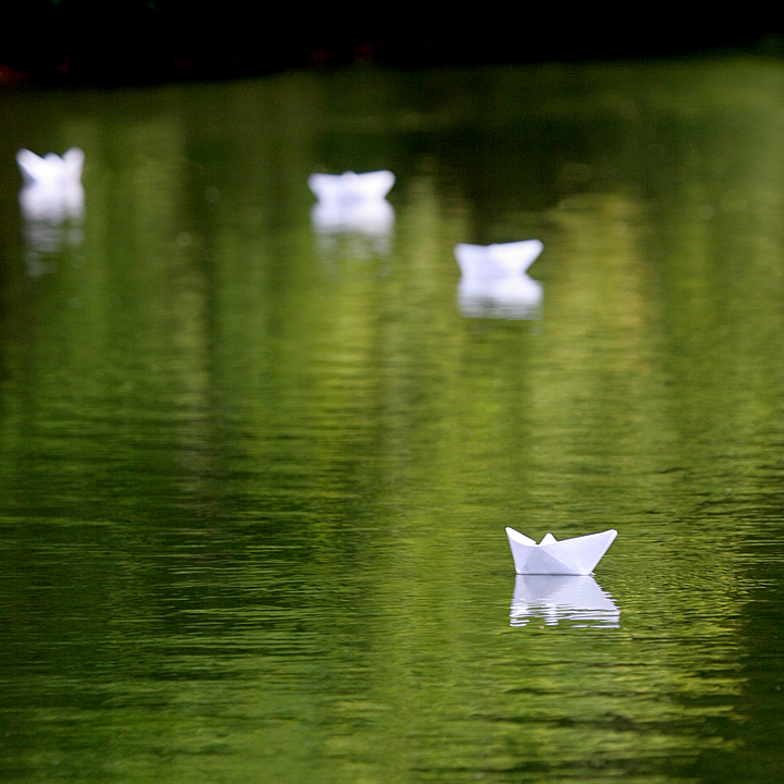 paper boats 4 clone2 dodgeburn selcont 720.jpg