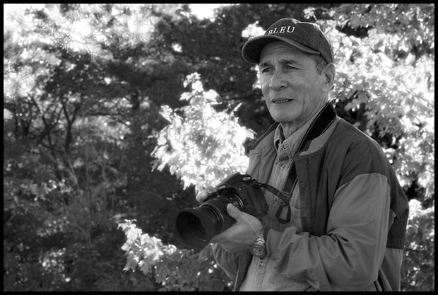 Hey Dan, you need to look through the camera!