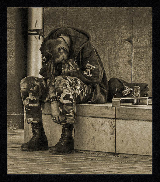 pUnKs nOt DeAD (jUst sLeEpinG)