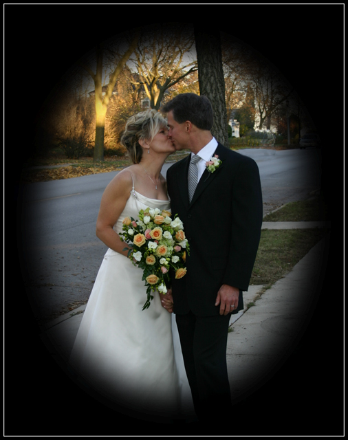 working-kiss-4366-2WEB.jpg