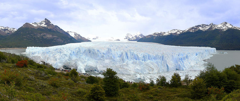 Perito-moreno-panorama-smal.jpg