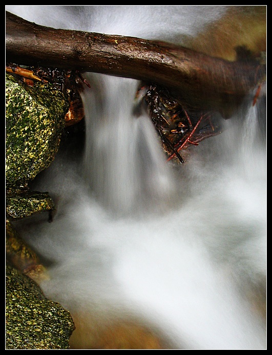 falls_closeup_dodgeburn.jpg