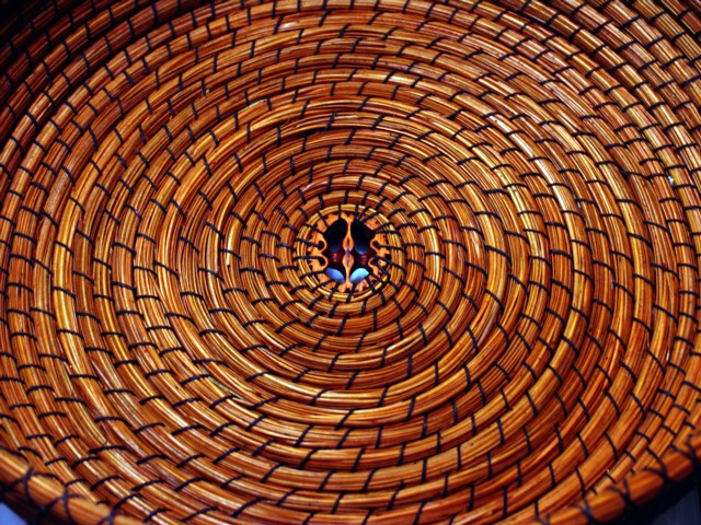 pinestraw_basket
