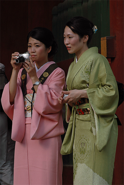 Nara-Camera-Girls.jpg