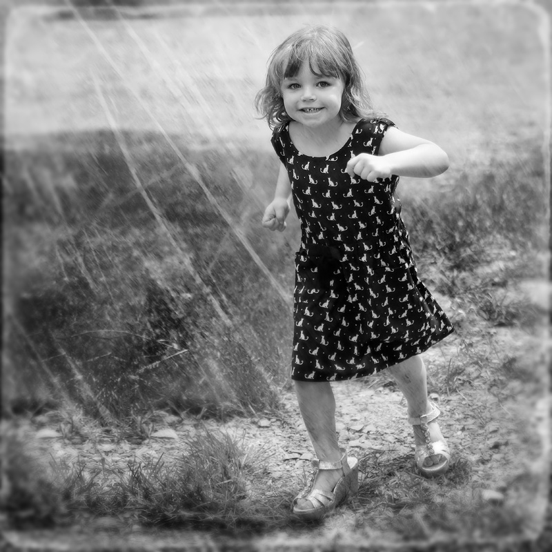 14052x_6D_0622_bw_sq_sm