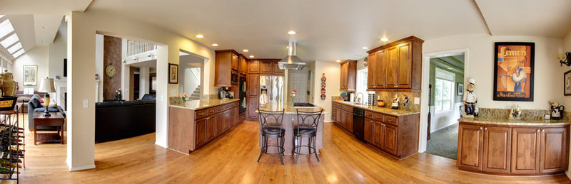 kitchen_panorama_sm.jpg