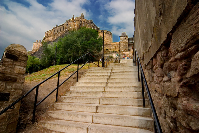 to Edinburgh's Castle