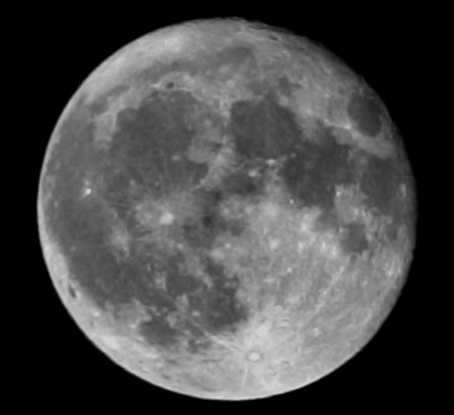 1/125 f/8 200mm