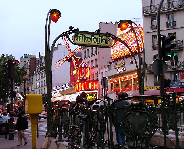Moulin Rouge.jpg