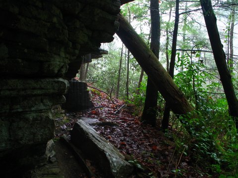 rock overhang.JPG