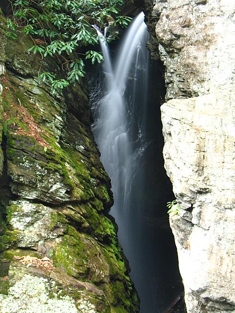 Raven Cliff Falls