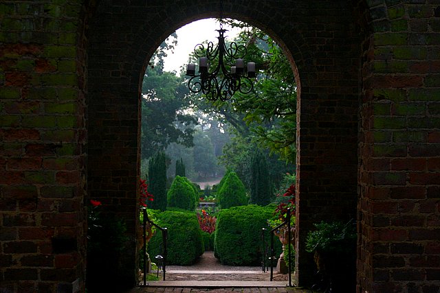 Barnsley Gardens ruins entrance from inside 2