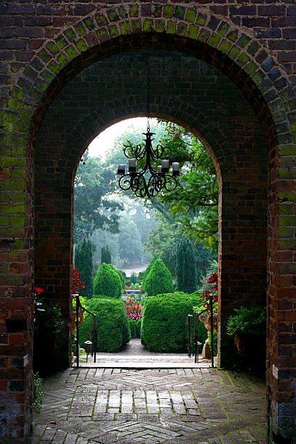 Barnsley Gardens ruins entrance from inside