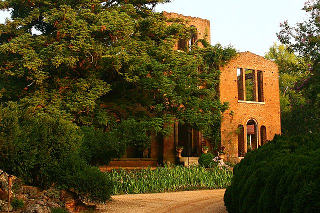 Barnsley Gardens ruins
