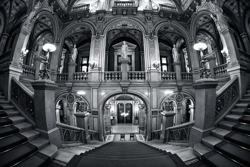 Wiener Staatsoper in B&W