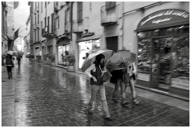 Rain. Como.