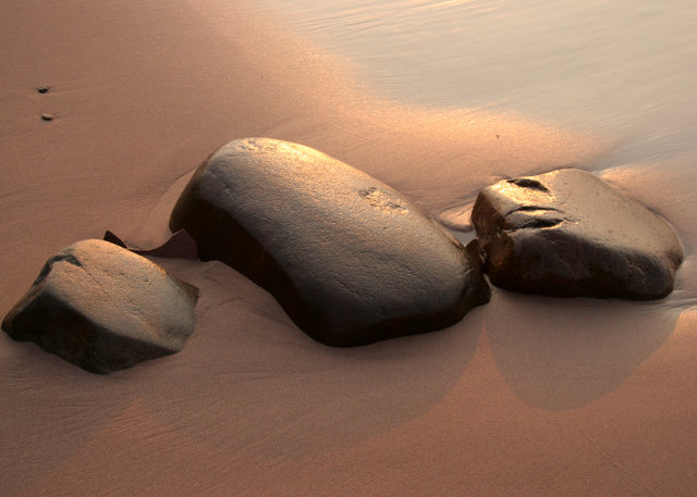 3 rocks 5x7.jpg