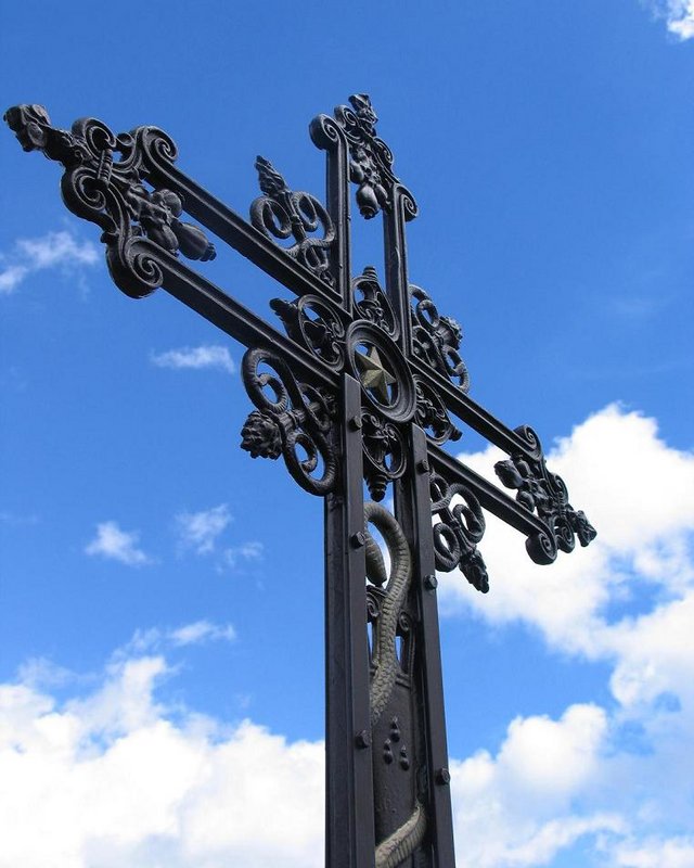 Cross