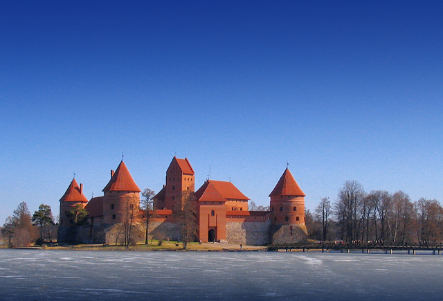 silver-castle-hor.jpg