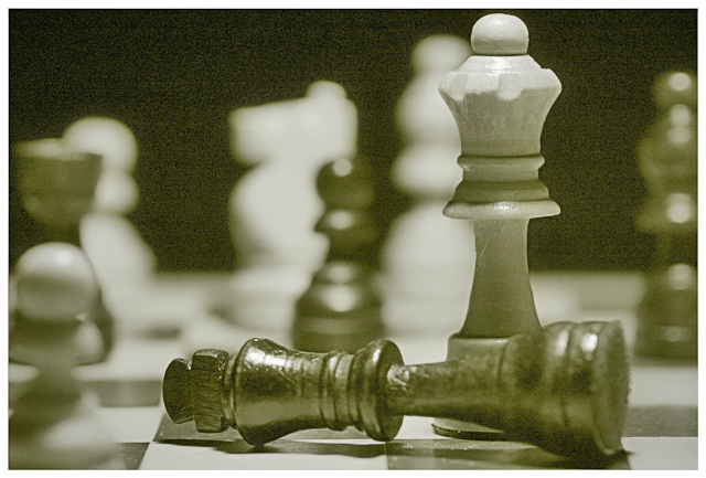 razor-chess.jpg