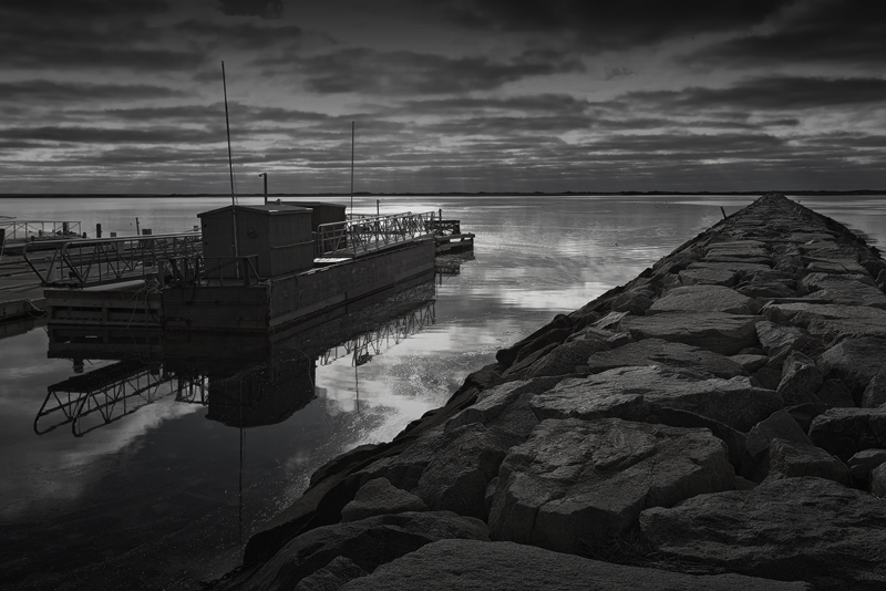 IMG_1698-jetty-float-bw.jpg