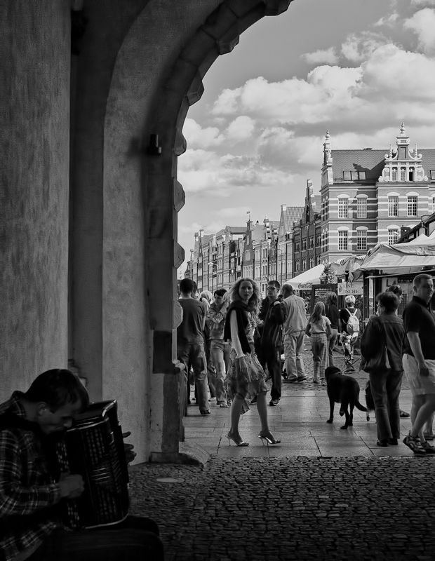 Marnet-city-music-B-BW