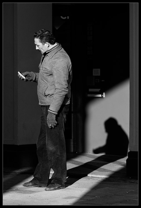 1.52 Cell phone cigarette break