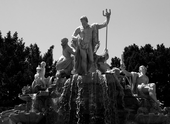 Schönbrunn nearly naked statues